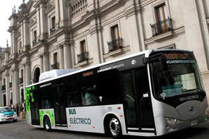 Presentaron el primer bus eléctrico de Chile