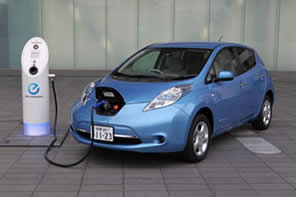Estaciones de carga de autos eléctricos superan a las gasolineras en Japón